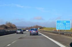 泰达荷银周期基金投资指南：如何把握经济周期轮动获取超额收益