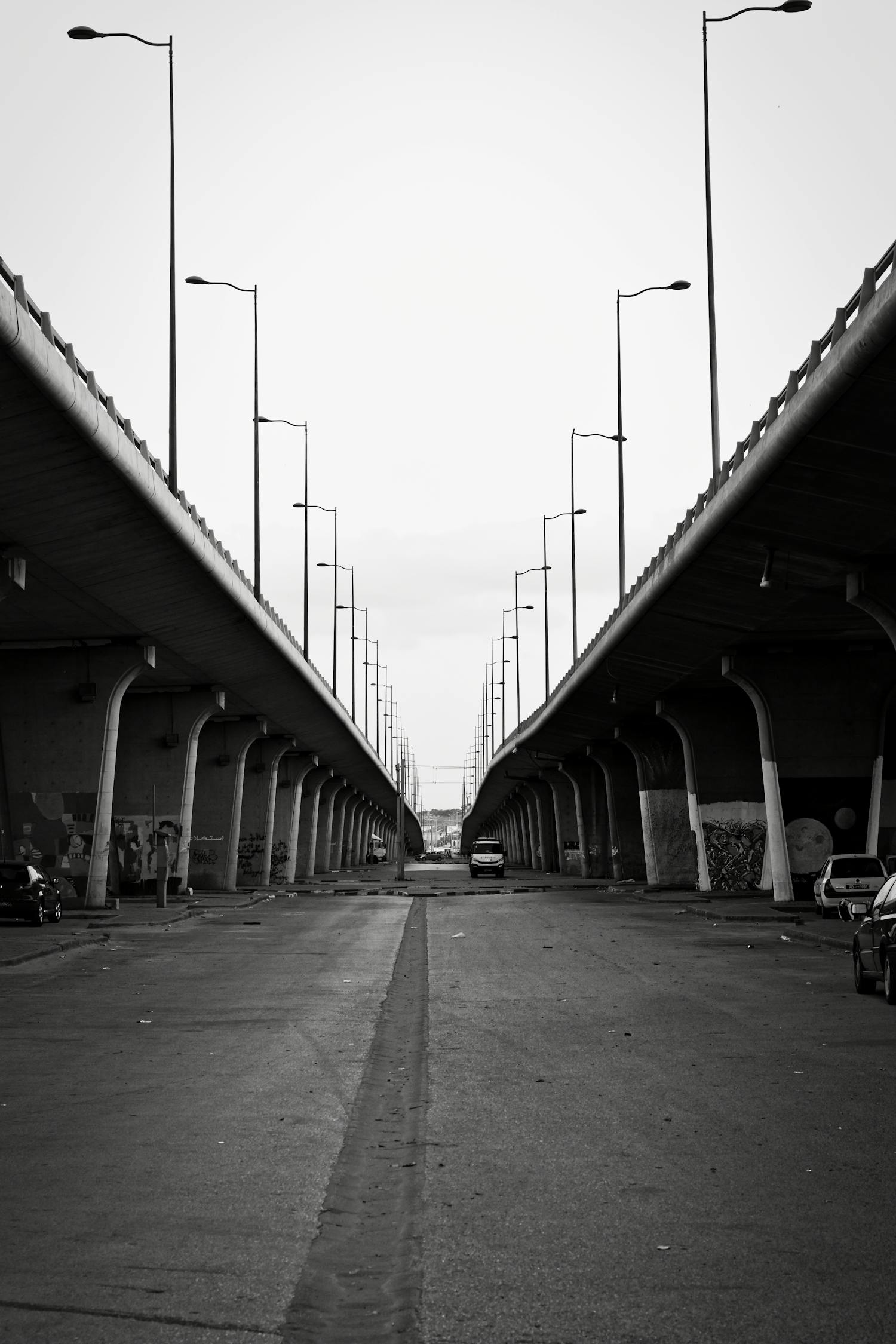 中美贸易战对股市影响全解析：从恐慌到理性，掌握避险策略与投资机遇