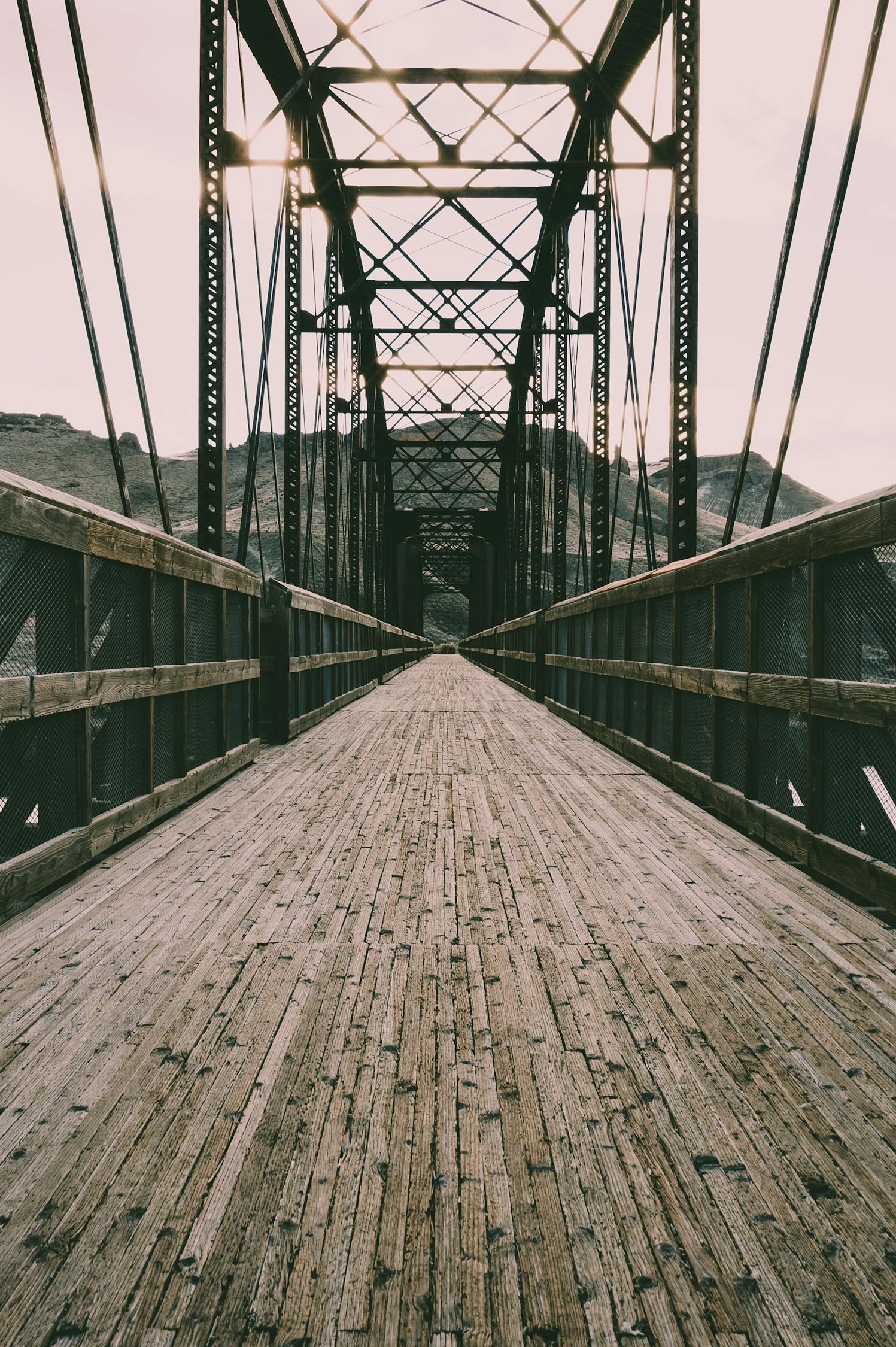 探索海峡股份，连接两岸的桥梁