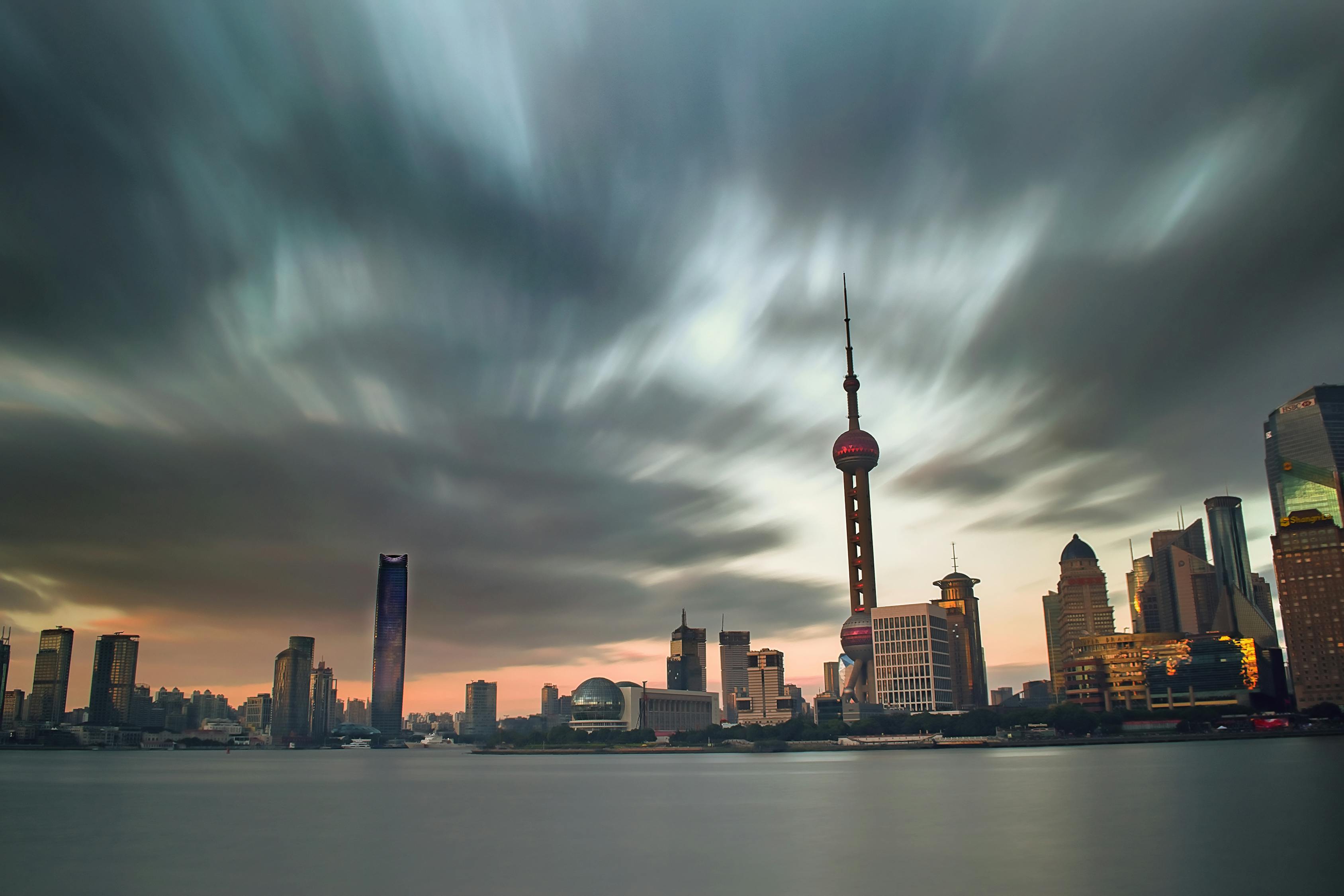 上海复苏，6月1日解封背后的经济重启与社会期待