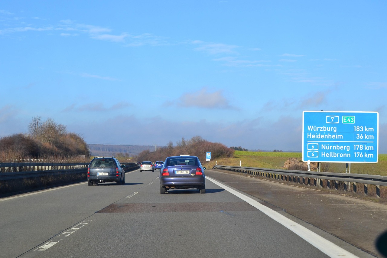 泰达荷银周期基金投资指南：如何把握经济周期轮动获取超额收益